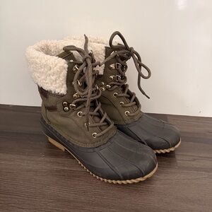 Tommy Hilfiger Women's Winter Boots with Faux Fur Lining